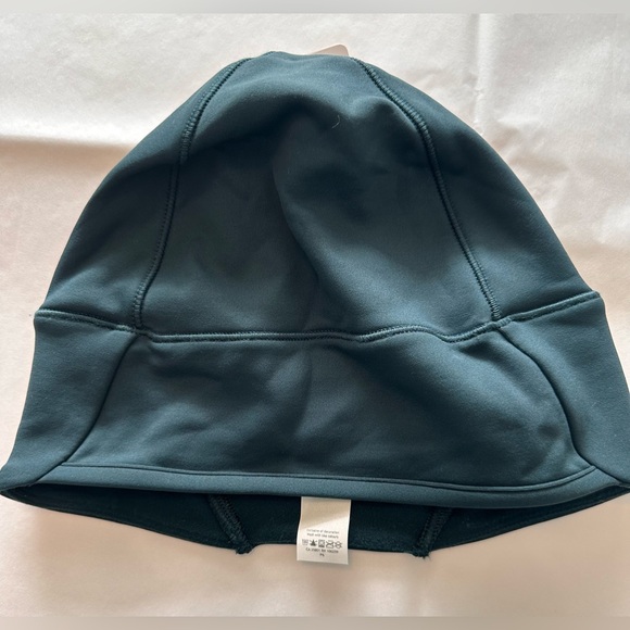 Lululemon NWT Run for It All Beanie Teal One Size - Picture 2 of 4